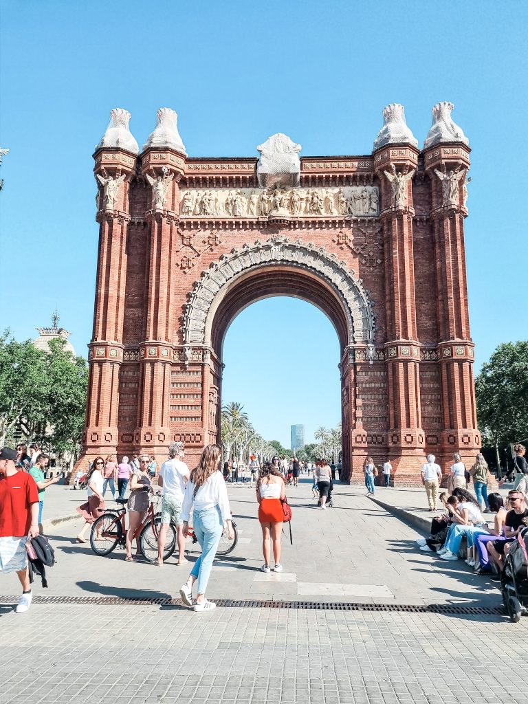 Arc De Triomfe - Things to do in Barcelona