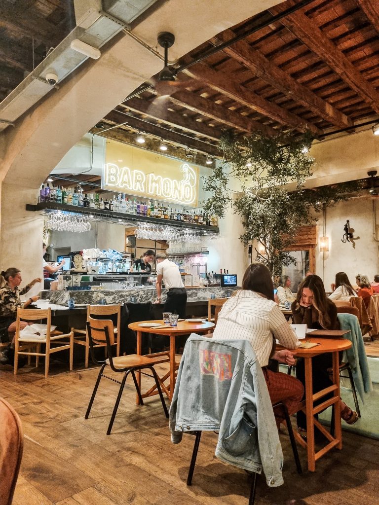 Momo Bar Barcelona - Where to eat in Barcelona