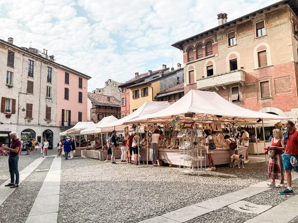 Antique market on the streets of Como City