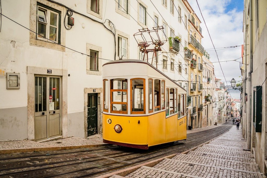lisbon, tram, portugal-8275988.jpg