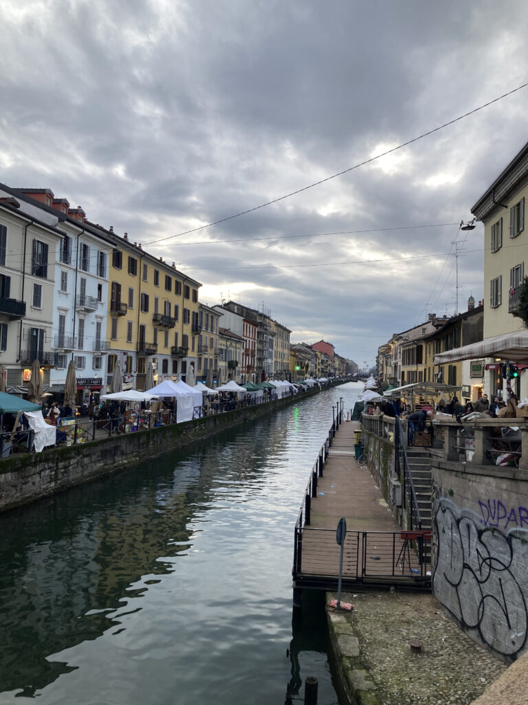 Navigli Antique Market - best street markets and flea markets milan